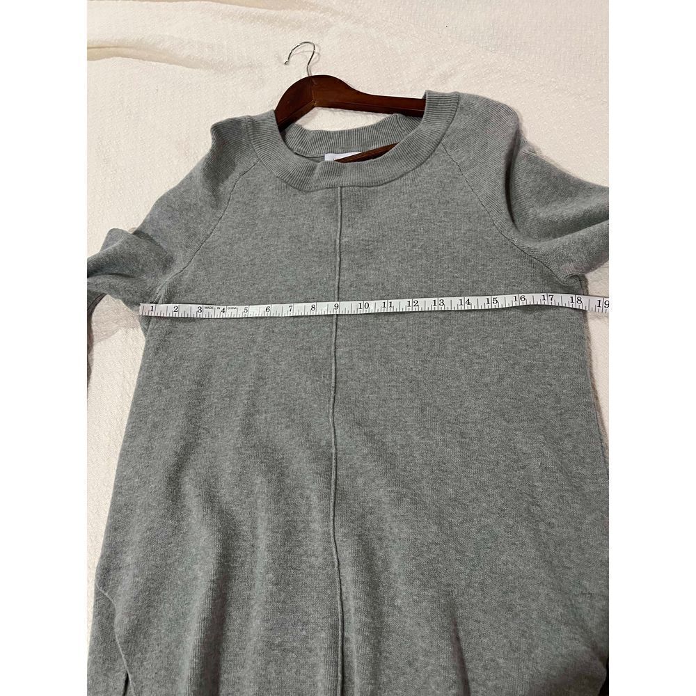 Liz Claiborne gray scoop neck sweater with slide slits at hips size Small - Picture 4 of 8